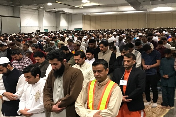 Thousands Pack Saskatoon Hall for Eid al-Fitr Prayers
