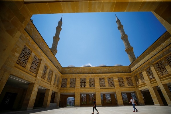 Antalya'da 15 bin kişilik cami inşa edildi
