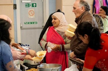 苏格兰穆斯林为罗兴亚穆斯林难民募捐