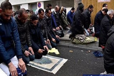 ABŞ-da müsəlman namazqılanlara təhqir və hücum