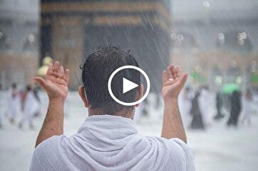 Videos of Rainfall Over the Kaaba Go Viral on Social Media