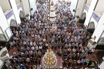 In Pictures: Rain Prayer Held at Imam Reza Shrine