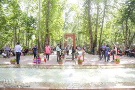 رویش در باغ ایرانی