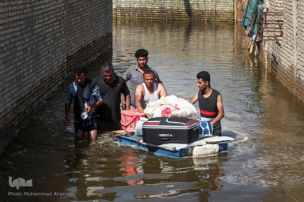 تخصیص یک روز از حقوق کارمندان ستاد اقامه نماز به سیل‌زدگان