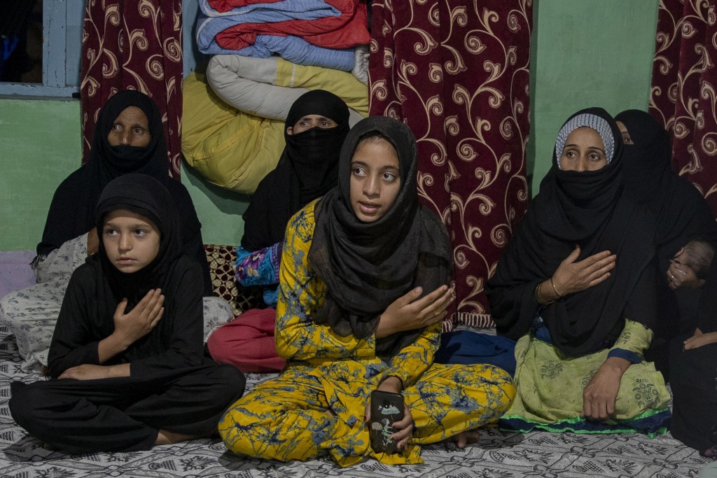 محرم در کشمیر؛ عزاداری در سایه کرونا تحت فشارهای دولت هند + عکس
