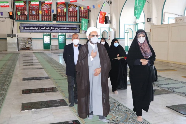 دیدار مدیرکل تبلیغات اسلامی و مدیرکل امور بانوان استانداری هرمزگان با خانواده های شهدا