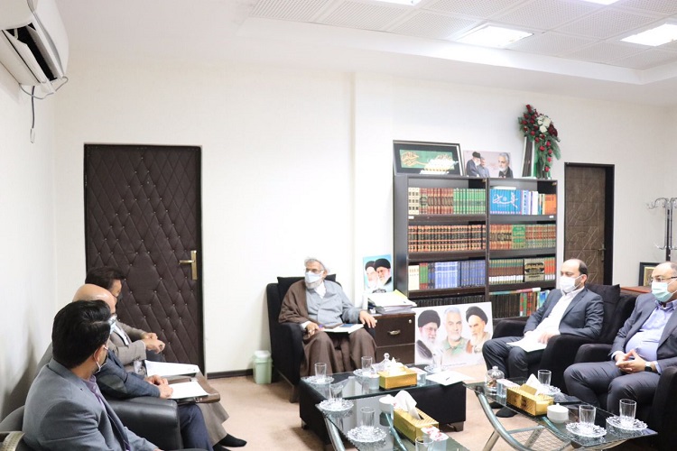 جلسه هیئت امنای حساب 100 امام در هرمزگان