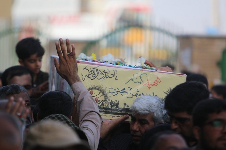 تشییع و تدفین پیکر یک شهید گمنام در هرمزگان