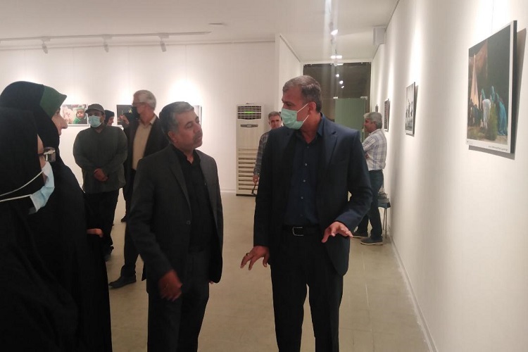 نمایشگاه عکس عاشورایی در نگارخانه گرمساری بندرعباس