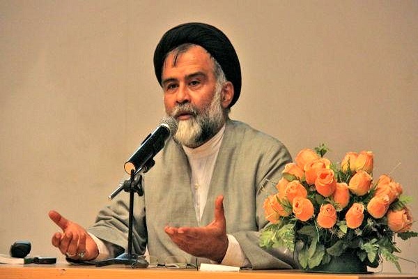 حجت الاسلام عباس تقوی مسئول دفتر نهاد نمایندگی مقام معظم رهبری در دانشگاه های هرمزگان