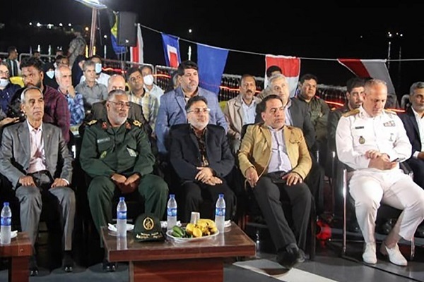 مراسم شب خاطره دفاع مقدس بر عرشه ناو سهند