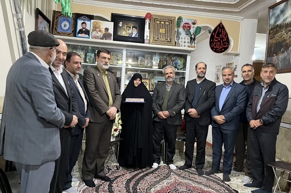 دیدار قاضی‌زاده با خانواده شهیدان حججی و موسوی موحد