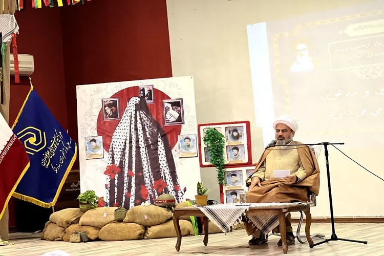 حجت الاسلام اسماعیل نیا مدیر حوزه علمیه خواهران هرمزگان