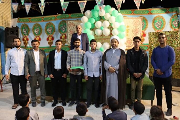 هشت مداح بندرعباسی به‌مناسبت روز جوان تجلیل شدند