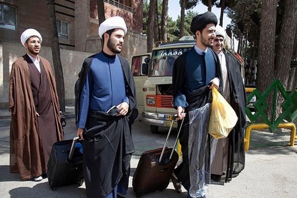 ارسالی/ ۴۰ مبلغ دینی به مناطق مختلف قشم اعزام شدند