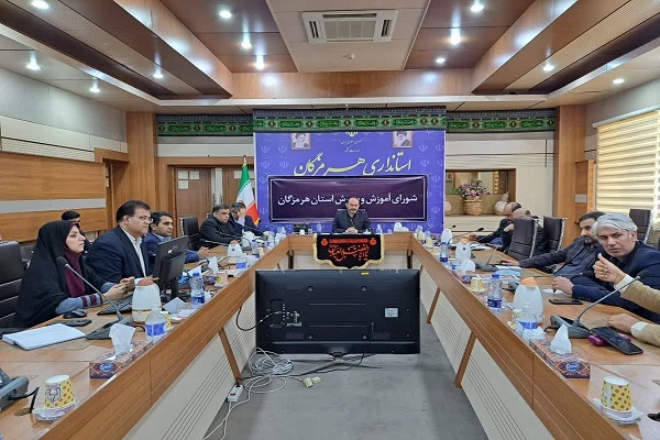 زمینه بورسیه شدن دانش‌آموزان مستعد توسط صنایع ایجاد شود