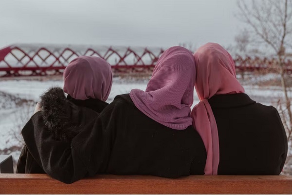 روایت دو خواهر مسلمان از تجربه پوشیدن حجاب در کانادا