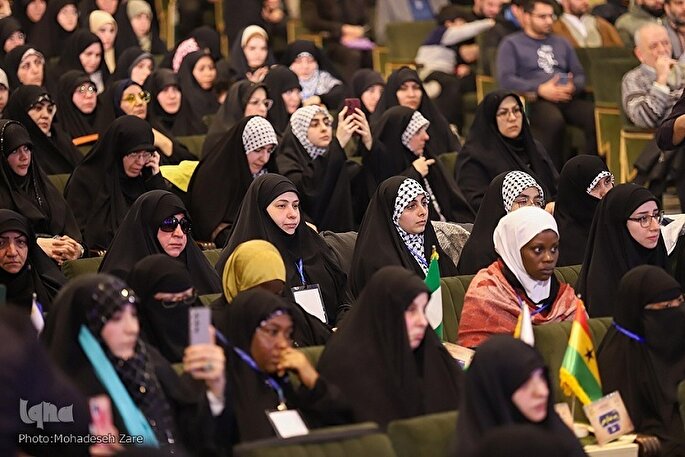 رقابت بانوان در اولین روز مسابقات بین‌المللی قرآن در مشهد برگزار شد