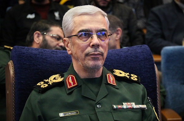 برخى زوایاى ارزشمند دفاع مقدس نادیده مانده‌اند