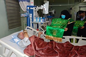 عیادت سفیران کریمه اهل بیت(س) از بیماران بیمارستان‌های شهدا و امام رضا(ع)