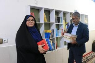 اهدای کتاب به کمپ اعتیاد در بندرعباس