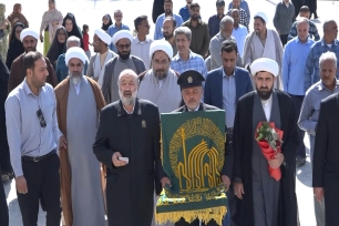 کاروان زیر سایه خورشید کاروان زیر سایه خورشید