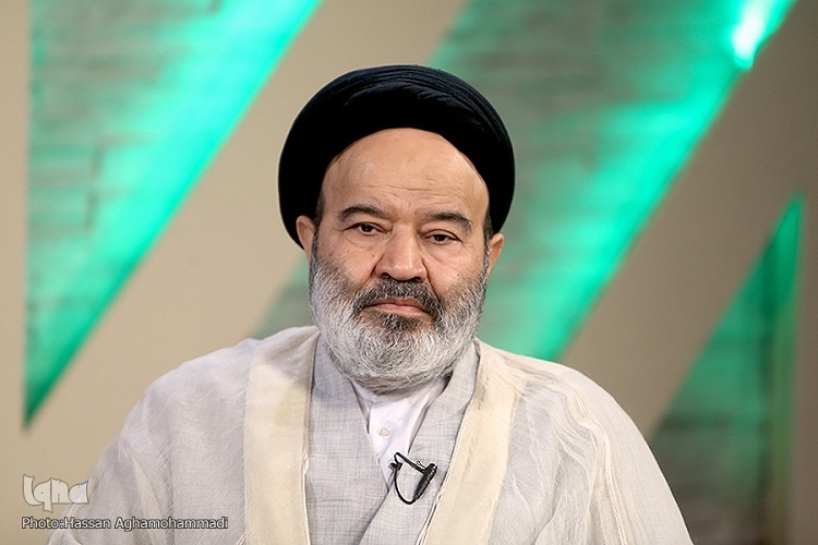 وحدت از منظر امام (ره)، وحدت متعالی ادیان بود