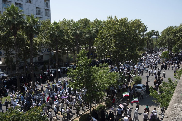 حضور پرشور مردم رشت در راهپیمایی جمعه همدلی و ایستادگی