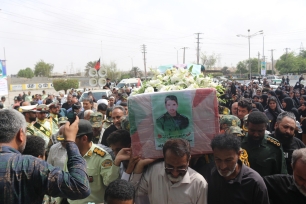 تشییع سرباز شهید عباس بیرقی‌فرد در بندرعباس