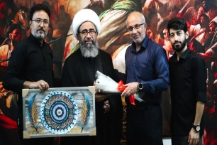 تجلیل چهره ماندگار روضه بندرعباس تجلیل چهره ماندگار روضه بندرعباس