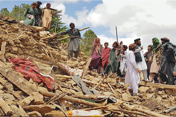 فراخوان هلال‌احمر برای کمک به زلزله‌زدگان افغانستان