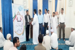 تجلیل برگزیدگان قرآن کریم در خمیر