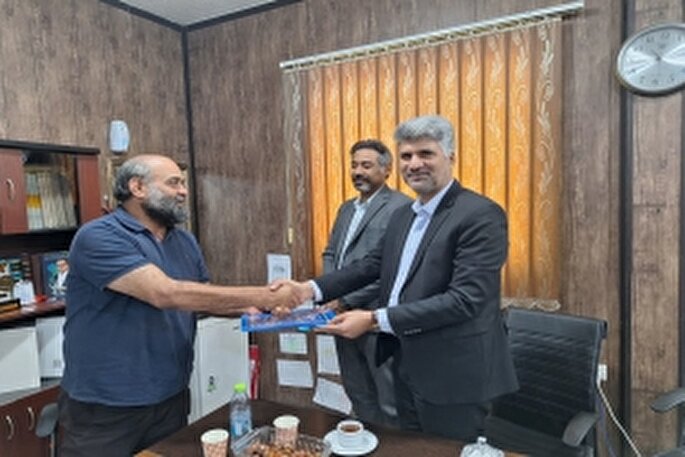 تقدیر رئیس جهاد‌دانشگاهی واحد هرمزگان از اولین آزاده استان