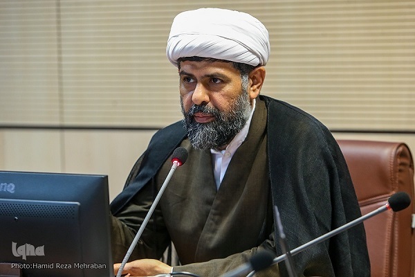 نگاه قرآن به رضایت دشمن؛ نشانه‌ انحراف امت اسلامی