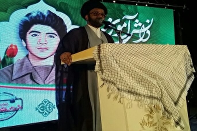 فرهنگ ایثار و شهادت در مدارس نهادینه شود