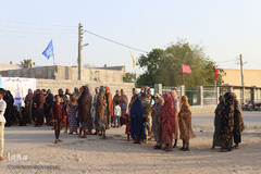 کاروان زیر سایه خورشید در روستای نانگ
