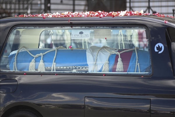 Argentina: ex presidente Carlos Menem sepolto in cimitero islamico