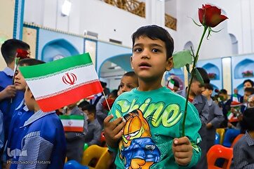 Estudantes da Primeira Série Celebram Primeiro Dia de Aula no Santuário do Imam Reza(a.s)